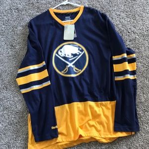 Brand new buffalo Sabres Jersey style t shirt